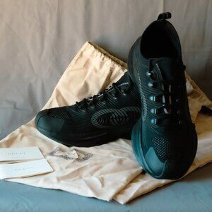 Gucci Run Men black Interlocking GG Technical Knit Sneakers